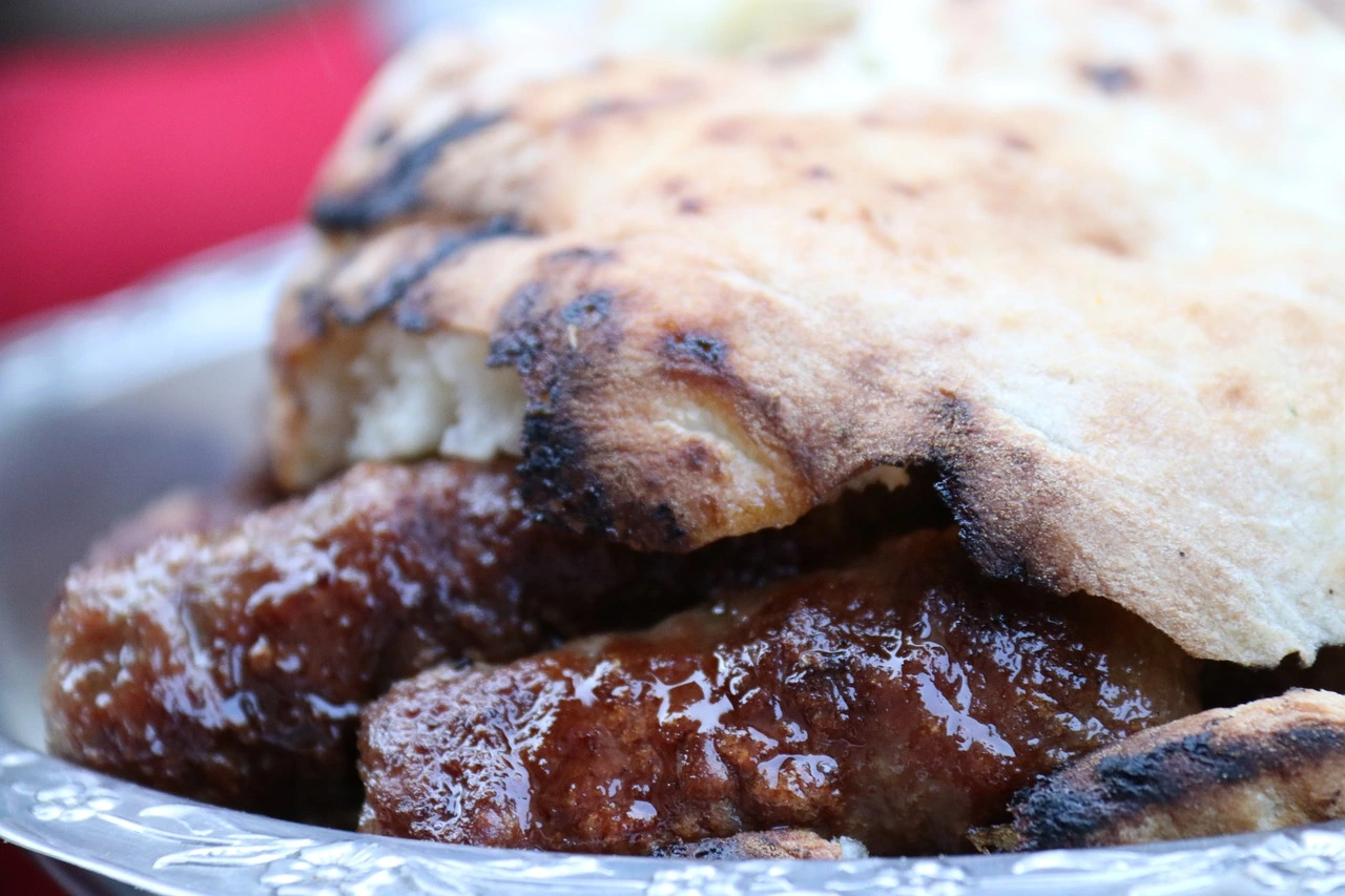 Cevapcici im Fladenbrot